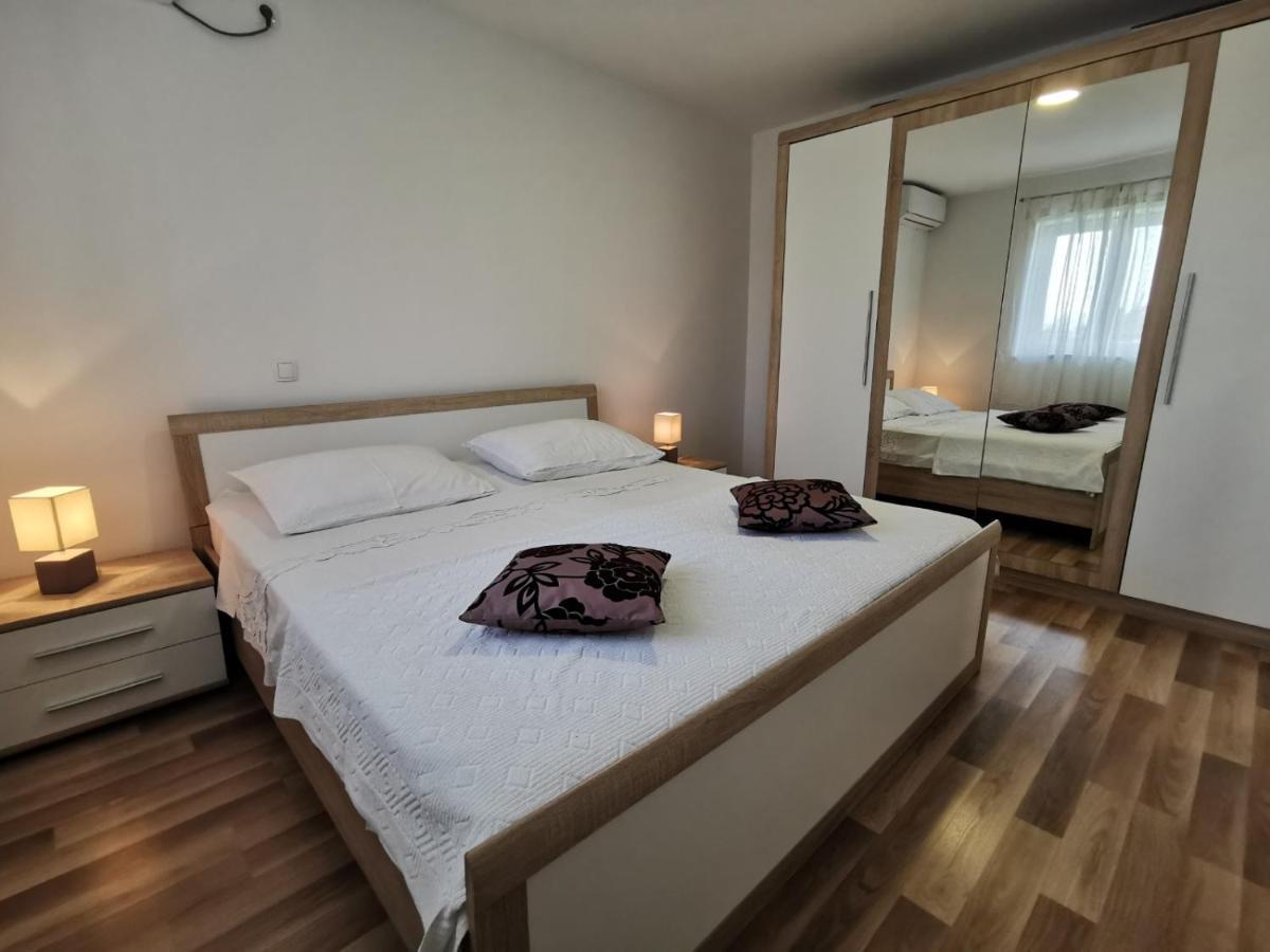 Apartmani Peco Duće Εξωτερικό φωτογραφία