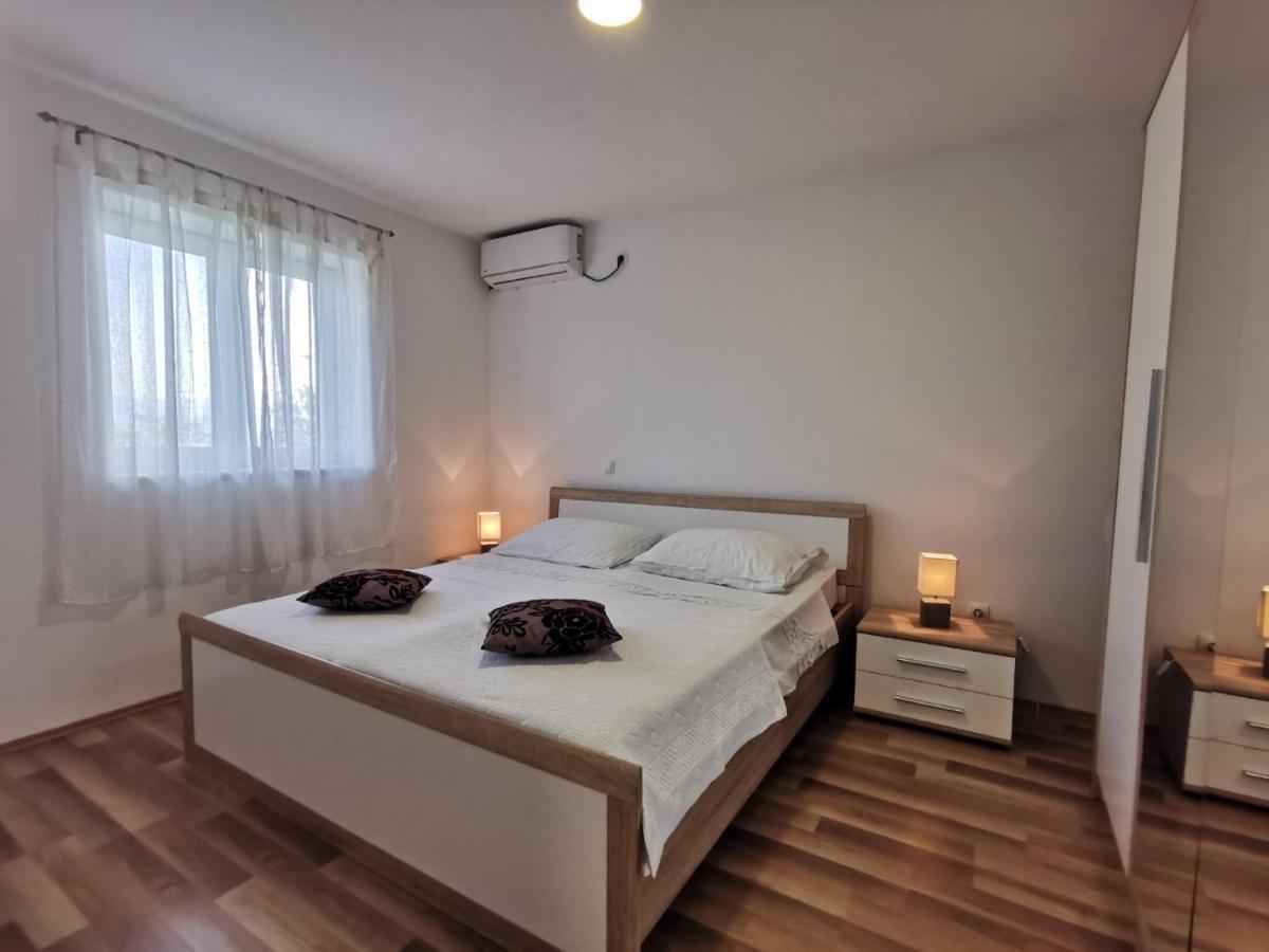 Apartmani Peco Duće Εξωτερικό φωτογραφία