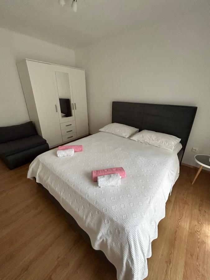 Apartmani Peco Duće Εξωτερικό φωτογραφία